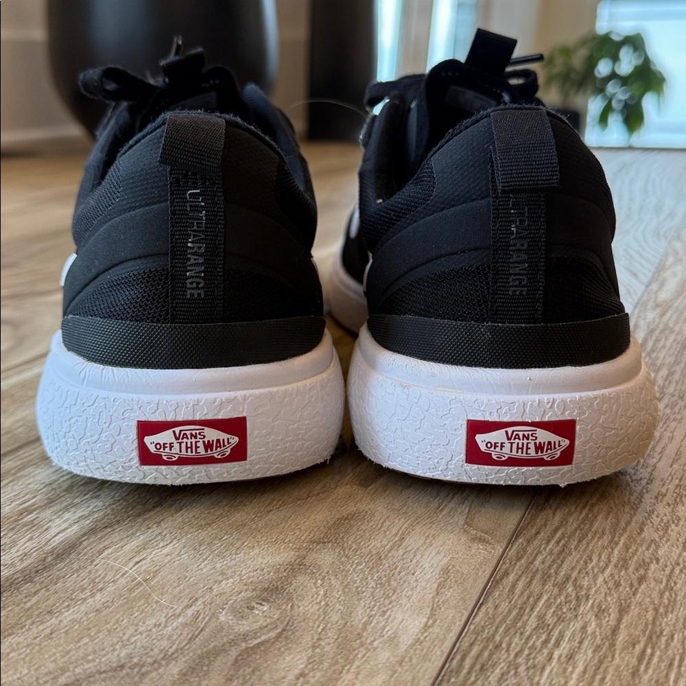 Vans UltraRange Men's Black and White Sneakers size 15 - Picture 5 of 5